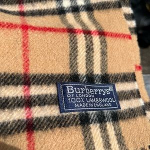 Burberry wool scarf. Excellent condition. Vintage.